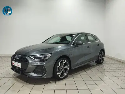 Usado Audi A3 S-Line 204 CV (150 kW) 2025 Gris / plata Berlina