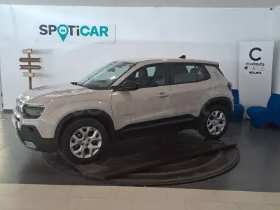 Usado Jeep Avenger Altitude 100 CV (73 kW) 2025 Beige SUV