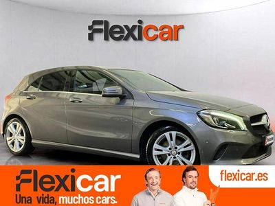 Usado Mercedes A200 Urban 136 CV (100 kW) 2015 Gris / plata Berlina