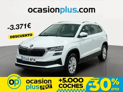 Usado Skoda Karoq Selection 115 CV (84 kW) 2024 Blanco SUV