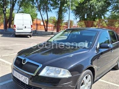 Negro Usado 2008 Skoda Octavia Berlina | 6800 € (Caro)