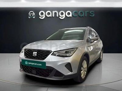 Usado Seat Arona Style 110 CV (80 kW) 2023 Gris / plata SUV