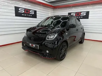 Usado Smart ForFour Brabus 109 CV (80 kW) 2018 Negro Utilitario