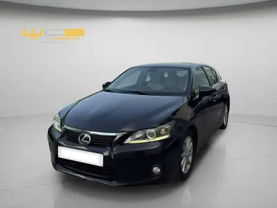 Usado Lexus CT200h 136 CV (100 kW) 2011 Negro Utilitario