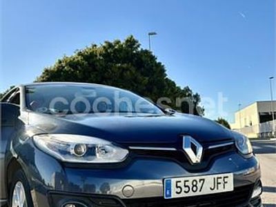Gris / plata Usado 2015 Renault Mégane LIMITED Berlina | 8900 € (Precio justo)