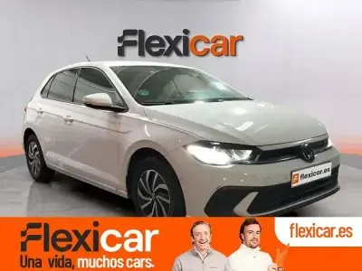 Usado VW Polo Life 95 CV (69 kW) 2023 Azul Utilitario