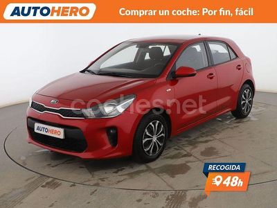 Usado Kia Rio 85 CV (62 kW) 2019 Rojo Berlina