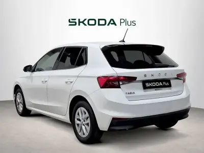 Usado Skoda Fabia Selection 95 CV (69 kW) 2024 Blanco Utilitario