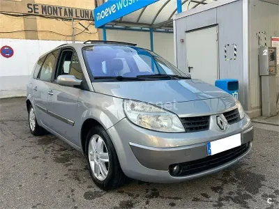 Usado Renault Scenic E-Tech Authentique 120 CV (88 kW) 2005 Gris / plata Monovolumen