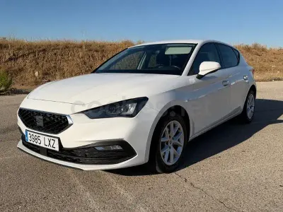 Usado Seat Leon Style 116 CV (85 kW) 2022 Blanco Berlina