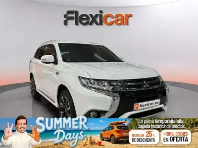 Usado Mitsubishi Outlander P-HEV 203 CV (149 kW) 2017 Blanco