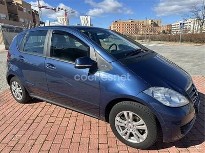 Usado Mercedes A180 Elegance 116 CV (85 kW) 2010 Azul Monovolumen