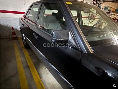 Negro Usado 1993 Mercedes E300 Berlina | 3500 €