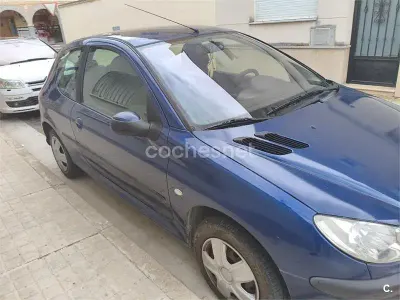Begagnad Peugeot 206 70 HK (51 kW) 2003 Blå Sedan