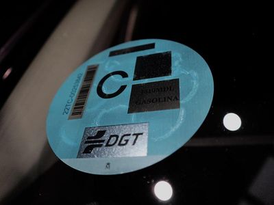 Usado VW T-Cross Advance 110 CV (80 kW) 2023 Gris SUV