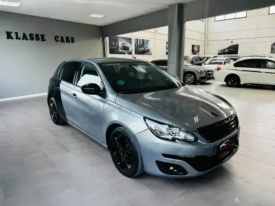 Usado Peugeot 308 Style 110 CV (80 kW) 2017 Gris / plata Berlina