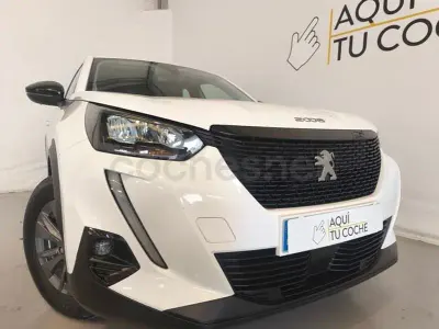 Usado Peugeot 2008 Active 102 CV (75 kW) 2022 Blanco SUV