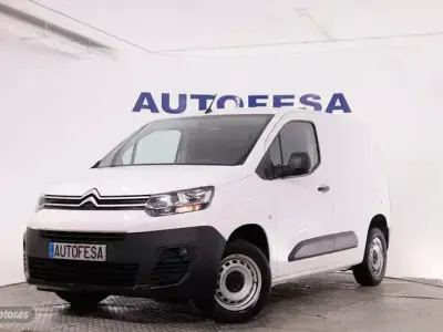 Usado Citroën Berlingo 100 CV (73 kW) 2021 Blanco Monovolumen