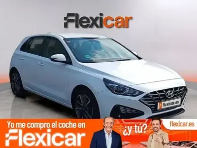 Usado Hyundai i30 120 CV (88 kW) 2021 Blanco