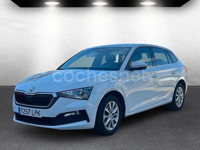 Usado Skoda Scala Active 110 CV (80 kW) 2021 Blanco Utilitario