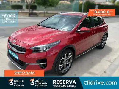 Usado Kia XCeed 105 CV (77 kW) 2021 Rojo SUV