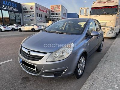 Usado Opel Corsa Essentia 75 CV (55 kW) 2008 Gris / plata Utilitario