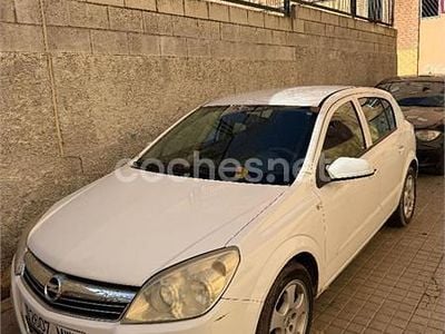 Blanco Usado 2008 Opel Astra Cosmo Berlina | 2500 € (Precio justo)