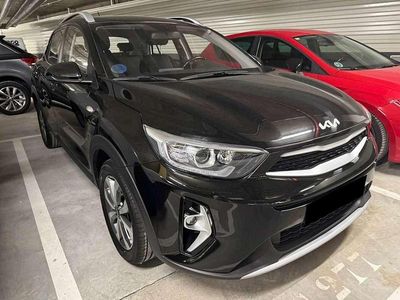 Usado Kia Stonic 99 CV (72 kW) 2022 Negro SUV