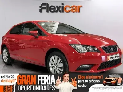 Usado Seat Leon Style 110 CV (80 kW) 2017 Rojo Berlina