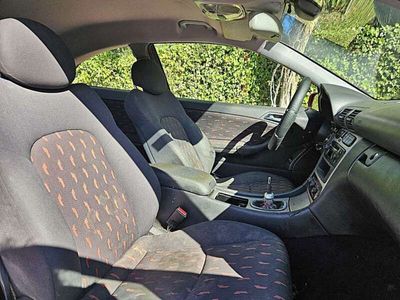 Mercedes C200
