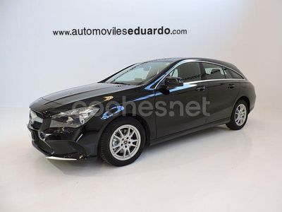 Usado Mercedes CLA200 Shooting Brake 136 CV (100 kW) 2018 Negro Familiar