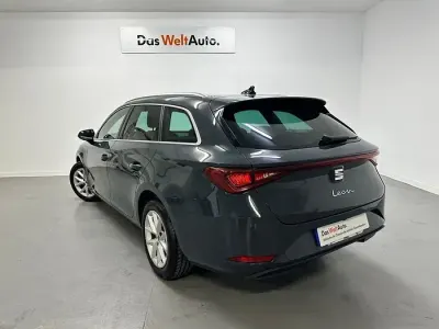 Usado Seat Leon Style 116 CV (85 kW) 2025 Gris
