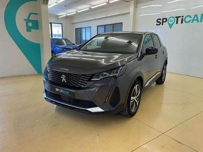 Usado Peugeot 3008 Allure 131 CV (96 kW) 2024 Gris SUV