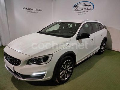 Blanco Usado 2018 Volvo V60 CC Plus Familiar | 17.850 € (Super precio)