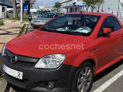 Usado Opel Tigra Enjoy 90 CV (66 kW) 2006 Rojo Descapotable