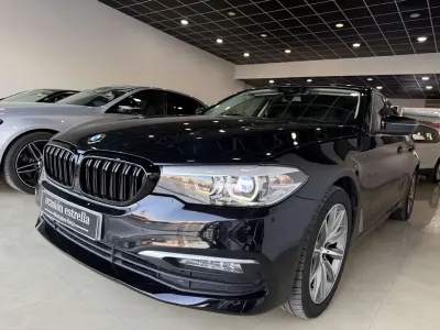 Usado BMW 520 Comfort Edition 190 CV (139 kW) 2017 Negro Familiar
