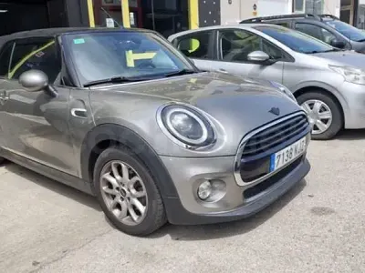 Usado Mini Cooper Cabriolet 136 CV (100 kW) 2018 Marrón Descapotable