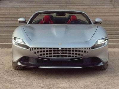 Plateado Nuevo 2025 Ferrari Roma Coupe | 322.900 € (Un poco caro)