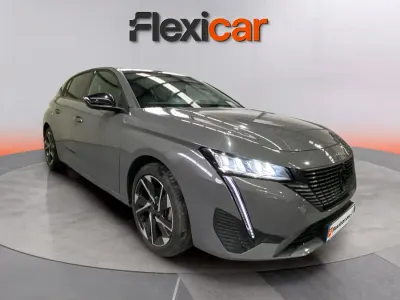 Usado Peugeot 308 Allure 131 CV (96 kW) 2024 Gris Utilitario