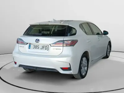 Käytetty Lexus CT200h