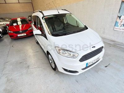 Usado Ford Tourneo Courier Ambiente 95 CV (69 kW) 2017 Blanco Monovolumen