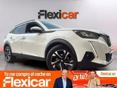 Usado Peugeot 2008 Allure 100 CV (73 kW) 2021 Blanco SUV