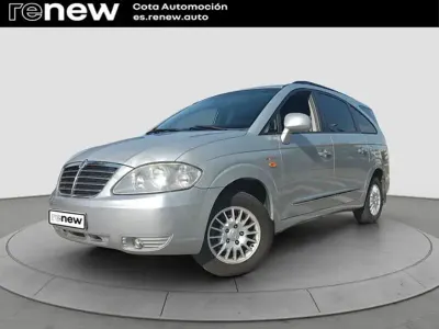 Usado SsangYong Rodius Limited 165 CV (121 kW) 2013 Gris / plata Monovolumen