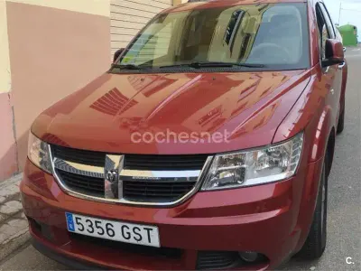 Usado Dodge Journey 140 CV (102 kW) 2010 Rojo SUV
