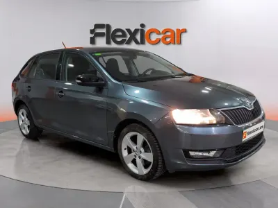 Usado Skoda Rapid Ambition 110 CV (80 kW) 2018 Gris Utilitario