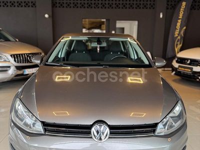 Usado VW Golf VII Advance 105 CV (77 kW) 2015 Gris / plata Berlina