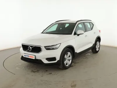 Usado Volvo XC40 Momentum 129 CV (94 kW) 2021 Blanco SUV