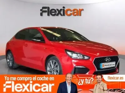 Usado Hyundai i30 N Line 120 CV (88 kW) 2021 Rojo Berlina