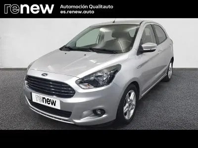 Usado Ford Ka Plus Ultimate 85 CV (62 kW) 2017 Gris Utilitario