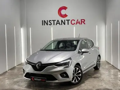 Usado Renault Clio V Techno 140 CV (102 kW) 2022 Gris / plata Berlina